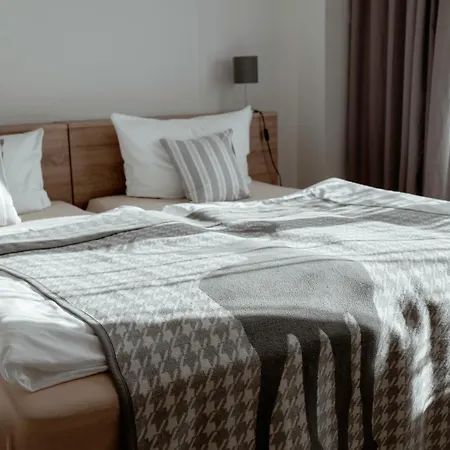 Waldhotel Rennsteighoehe מלון דירות 3*