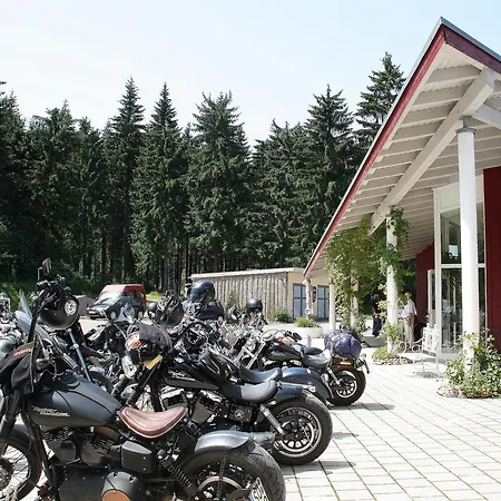 מלון דירות Waldhotel Rennsteighoehe 3*